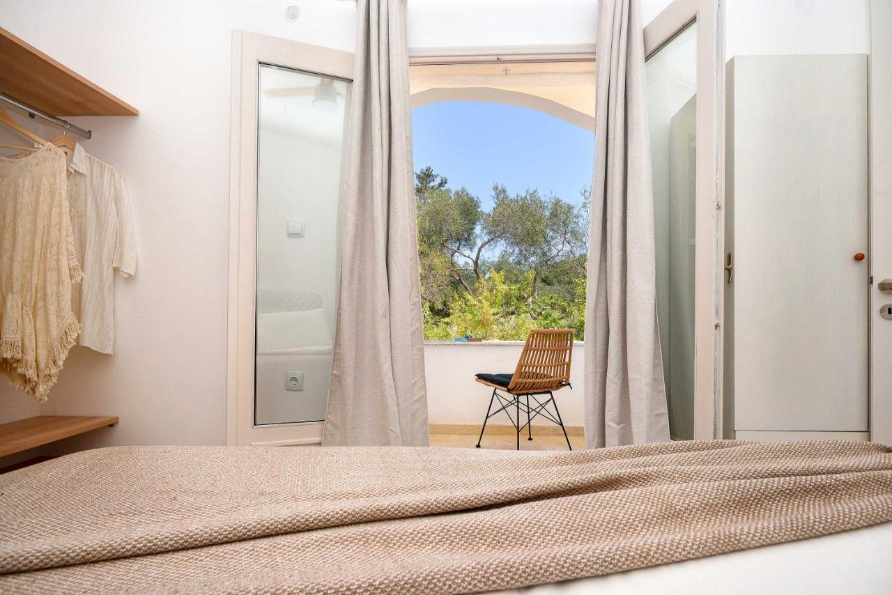 New! Paxoswhite Sea View Apartments & Studios! Gaios Exterior photo