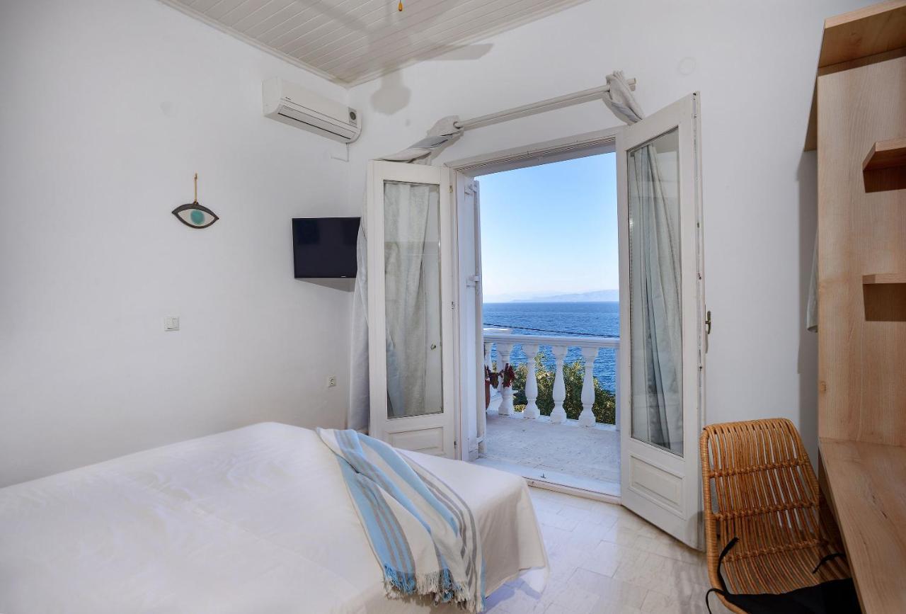 New! Paxoswhite Sea View Apartments & Studios! Gaios Exterior photo